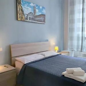 The Walls , Lucca Italia